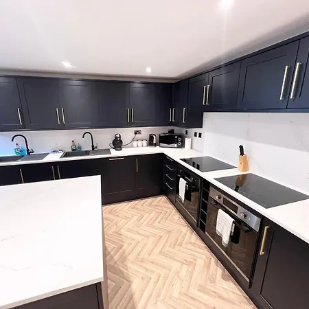 Eleven On Dragon - Boutique & Hotel *